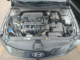 2026 Hyundai Elantra SEL Sport - miniatura 15