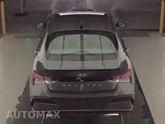 2026 Hyundai Elantra SEL Sport - miniatura 5