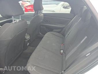 2026 Hyundai Elantra SEL Sport - miniatura 13