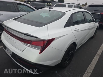 2026 Hyundai Elantra SEL Sport - miniatura 4