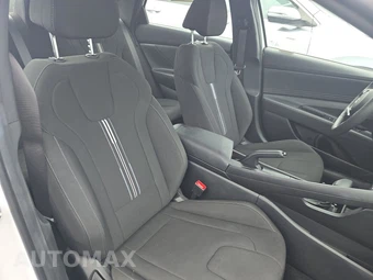 2026 Hyundai Elantra SEL Sport - miniatura 8