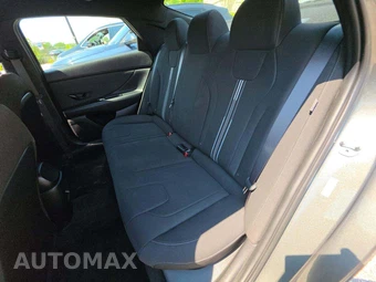 2026 Hyundai Elantra SEL Sport - miniatura 13