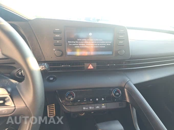 2026 Hyundai Elantra SEL Sport - miniatura 11