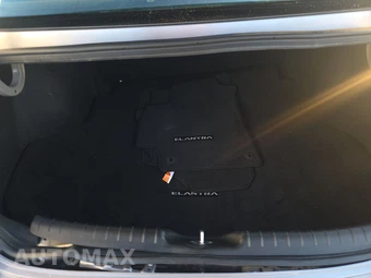 2026 Hyundai Elantra SEL Sport - miniatura 16