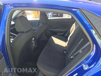 2026 Hyundai Elantra SEL Sport - miniatura 13
