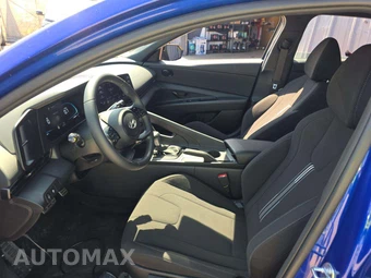 2026 Hyundai Elantra SEL Sport - miniatura 6