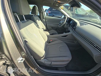 2026 Hyundai Elantra SEL Sport - miniatura 14
