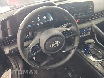 2026 Hyundai Elantra SEL Sport - miniatura 10