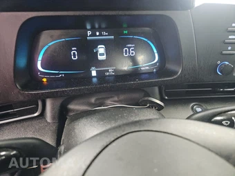 2026 Hyundai Elantra SEL Sport - miniatura 12