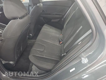 2026 Hyundai Elantra SEL Sport - miniatura 13