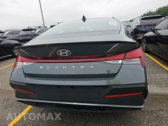 2026 Hyundai Elantra SEL Sport - miniatura 5