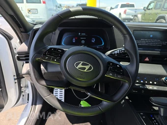 2026 Hyundai Elantra SEL Sport - miniatura 10