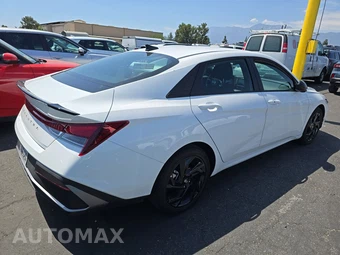 2026 Hyundai Elantra SEL Sport - miniatura 4