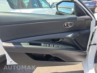 2026 Hyundai Elantra SEL Sport - miniatura 9