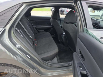 2026 Hyundai Elantra SEL Sport - miniatura 13