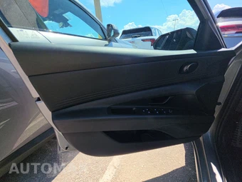 2026 Hyundai Elantra SEL Sport - miniatura 15