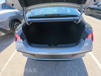 2026 Hyundai Elantra SEL Sport - miniatura 23