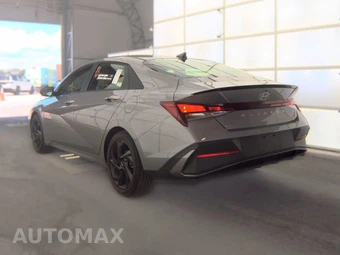 2026 Hyundai Elantra SEL Sport - miniatura 8