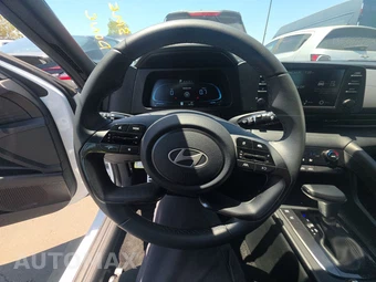 2026 Hyundai Elantra SEL Sport - miniatura 10
