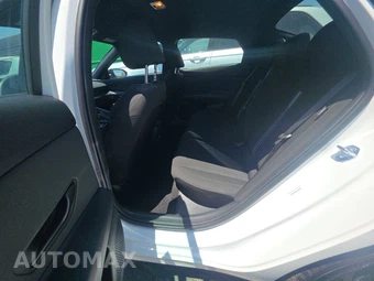2026 Hyundai Elantra SEL Sport - miniatura 13