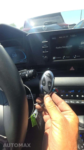 2026 Hyundai Elantra SEL Sport - miniatura 18