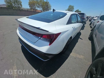 2026 Hyundai Elantra SEL Sport - miniatura 4