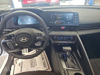 2026 Hyundai Elantra SEL Sport - miniatura 11