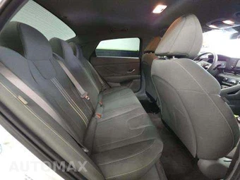 2026 Hyundai Elantra SEL Sport - miniatura 17