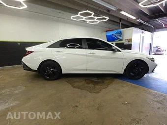 2026 Hyundai Elantra SEL Sport - miniatura 5