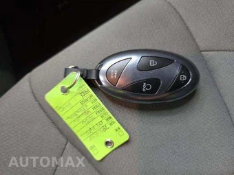 2026 Hyundai Elantra SEL Sport - miniatura 9