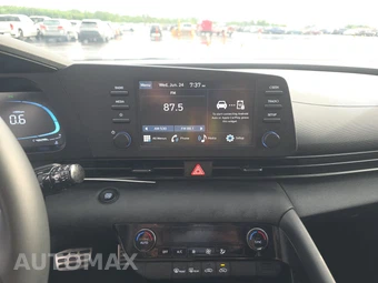 2026 Hyundai Elantra SEL Sport - miniatura 11