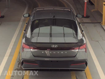 2026 Hyundai Elantra SEL Sport - miniatura 5