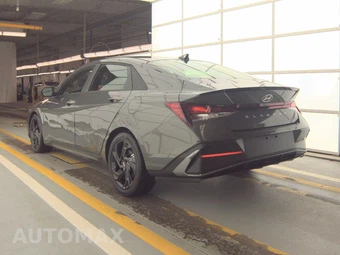 2026 Hyundai Elantra SEL Sport - miniatura 6