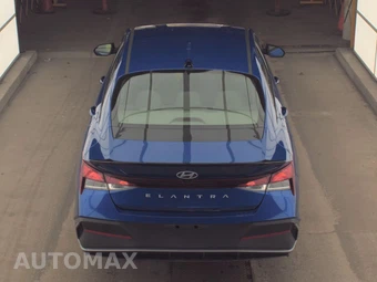 2026 Hyundai Elantra SEL Sport - miniatura 5