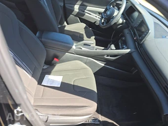 2026 Hyundai Elantra SEL Sport - miniatura 8