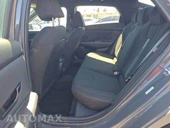 2026 Hyundai Elantra SEL Sport - miniatura 13