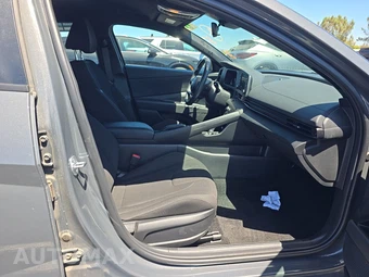 2026 Hyundai Elantra SEL Sport - miniatura 8