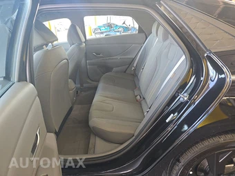 2026 Hyundai Elantra SEL Sport - miniatura 13