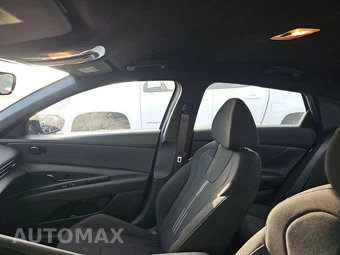 2026 Hyundai Elantra SEL Sport - miniatura 17