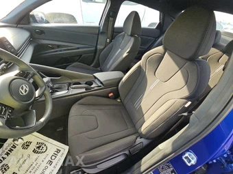 2026 Hyundai Elantra SEL Sport - miniatura 7