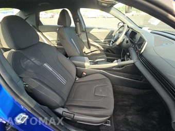 2026 Hyundai Elantra SEL Sport - miniatura 8