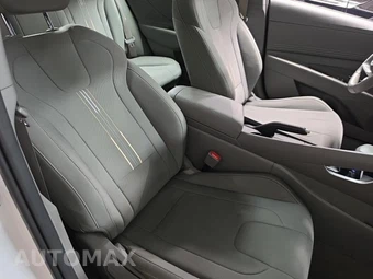 2026 Hyundai Elantra SEL Sport - miniatura 15