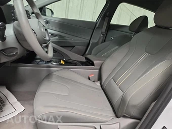 2026 Hyundai Elantra SEL Sport - miniatura 7
