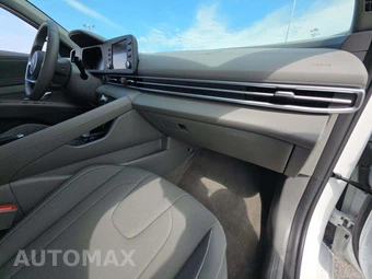 2026 Hyundai Elantra SEL Sport - miniatura 16