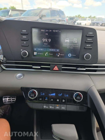 2026 Hyundai Elantra SEL Sport - miniatura 7