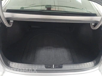 2026 Hyundai Elantra SEL Sport - miniatura 16