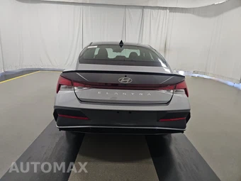2026 Hyundai Elantra SEL Sport - miniatura 5