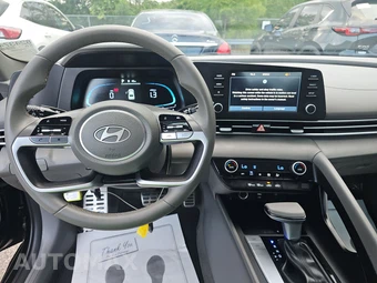 2026 Hyundai Elantra SEL Sport - miniatura 11