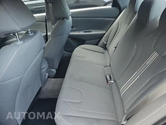 2026 Hyundai Elantra SEL Sport - miniatura 13