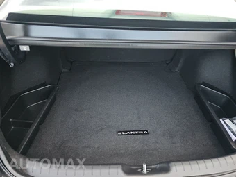 2026 Hyundai Elantra SEL Sport - miniatura 17
